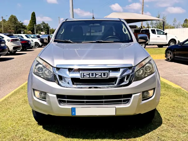 Isuzu D-Max 2.5 TD TwinTurbo 2