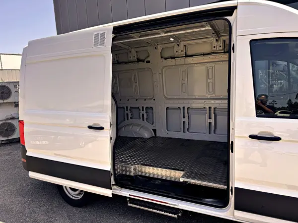 Volkswagen Crafter 35 2.0 TDI L3H2 33