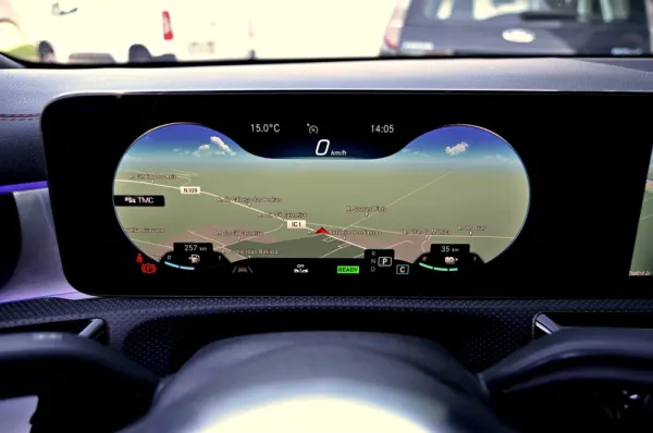 Mercedes-Benz CLA 250 e Shooting Brake AMG Line 33