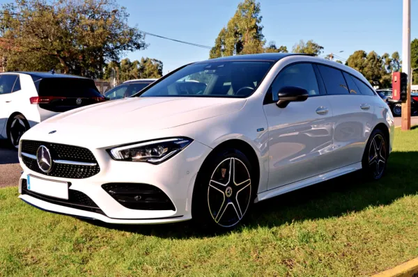 Mercedes-Benz CLA 250 e Shooting Brake AMG Line 3