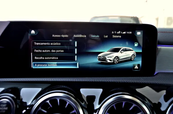 Mercedes-Benz CLA 250 e Shooting Brake AMG Line 26