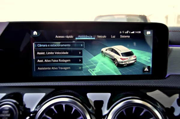 Mercedes-Benz CLA 250 e Shooting Brake AMG Line 25