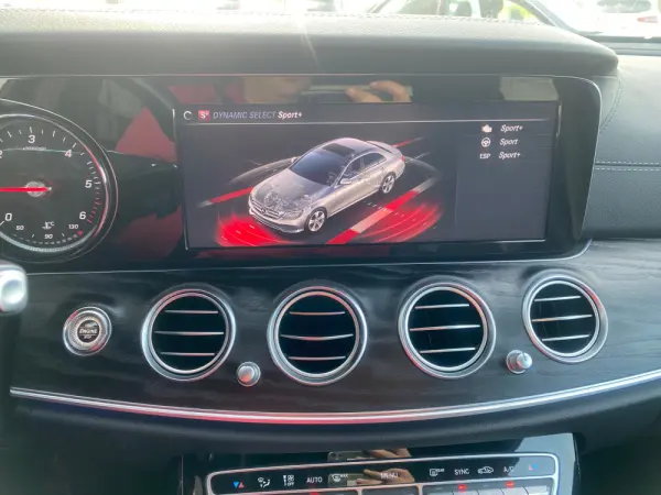 Mercedes-Benz E 220 d AMG Line 31