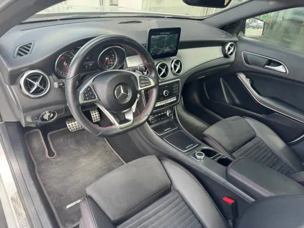 Mercedes-Benz GLA 200 d 7G-DCT AMG Line 7