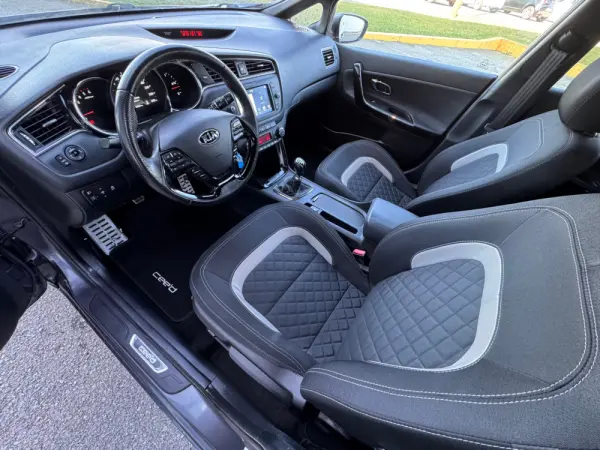 Kia Ceed SW 1.6 CRDi GT Line 7