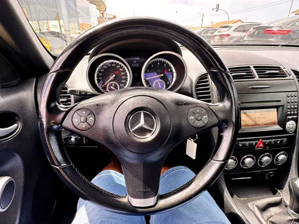 Mercedes-Benz SLK 200 Outro 10