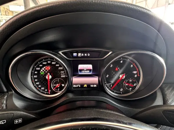 Mercedes-Benz A 180 d AMG Line Aut. 47