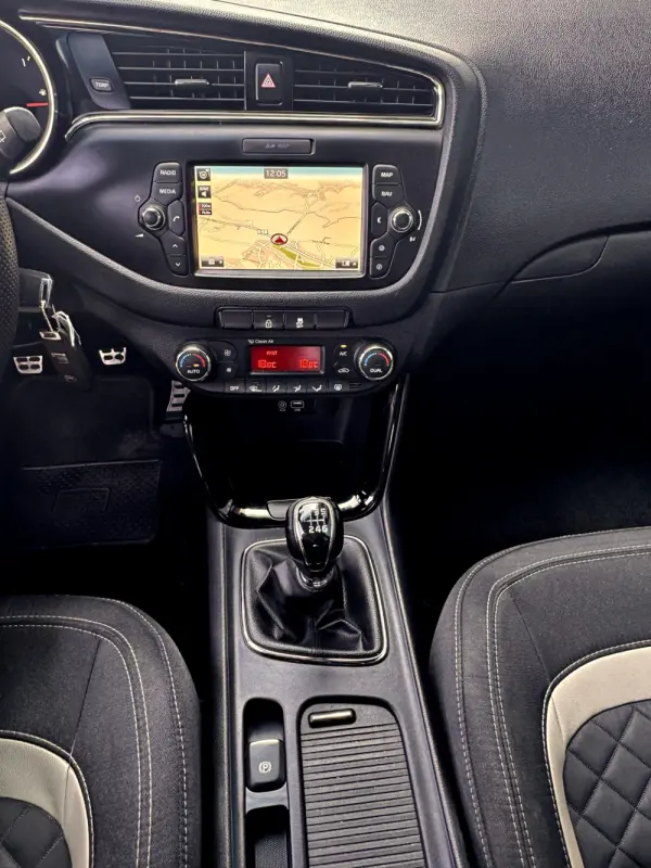 Kia Ceed 1.6 CRDi GT Line 17