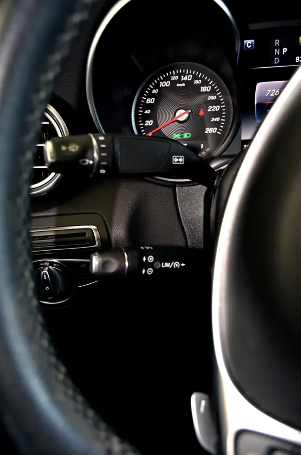 Mercedes-Benz C 300 BlueTEC Hybrid AMG Line 13