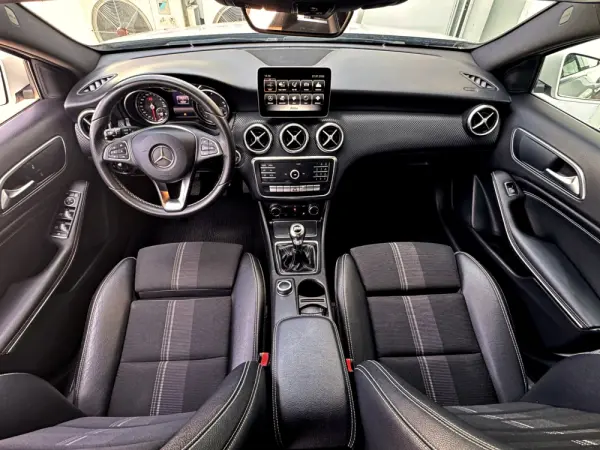Mercedes-Benz A 180 d Urban 6