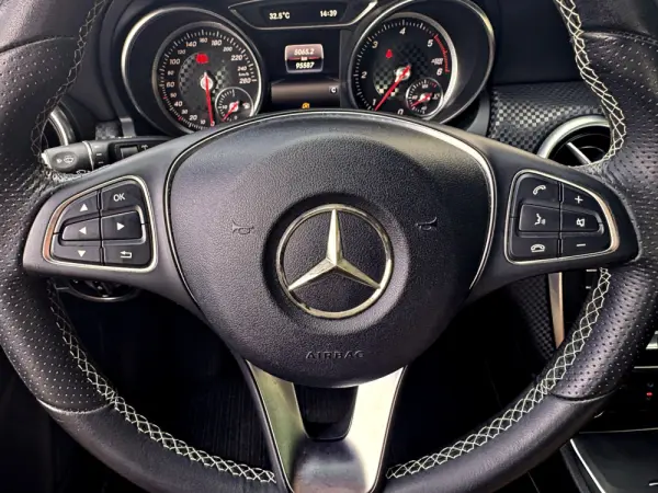 Mercedes-Benz A 180 d Urban 15