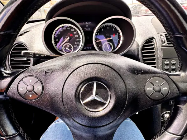 Mercedes-Benz SLK 200 Outro 16