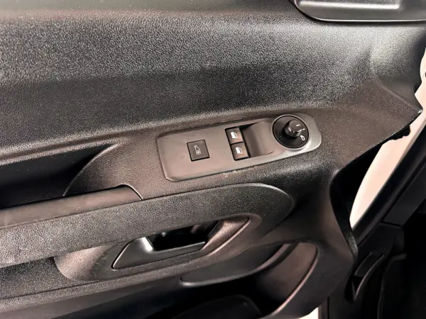 Peugeot Partner 1.6 BlueHDi Confort 10