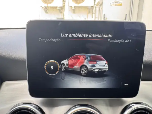 Mercedes-Benz GLA 200 d 7G-DCT AMG Line 39