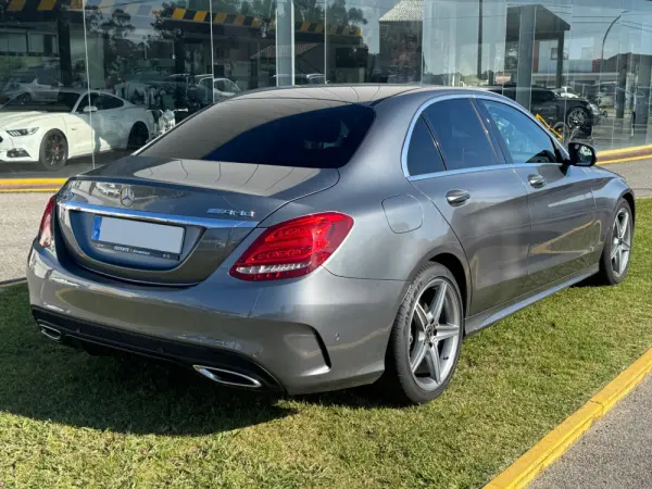 Mercedes-Benz C 300 BlueTEC Hybrid AMG Line 7
