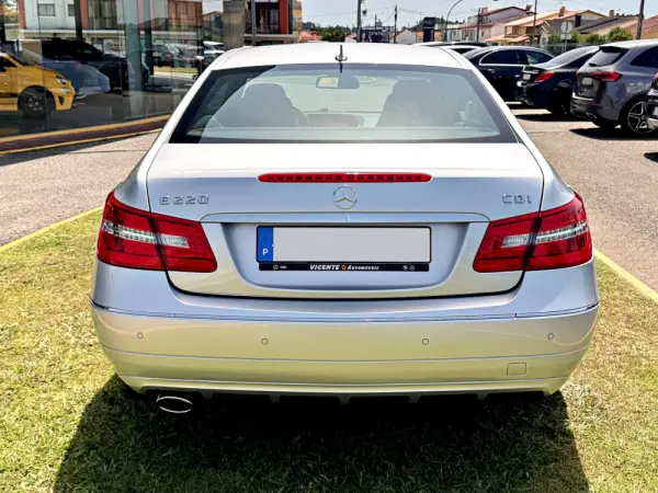 Mercedes-Benz E 220 CDi Avantgarde BlueEfficiency 27