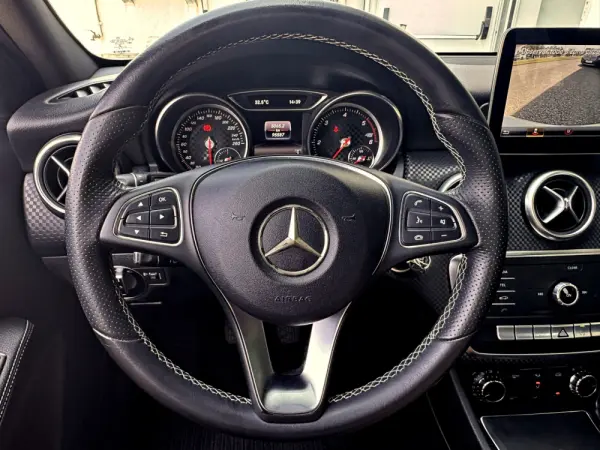 Mercedes-Benz A 180 d Urban 14