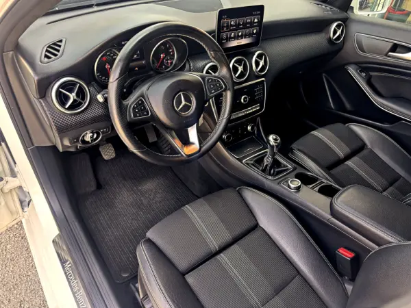 Mercedes-Benz A 180 d Urban 7