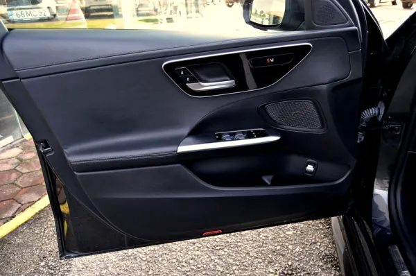 Mercedes-Benz C 300 d AMG Line 10