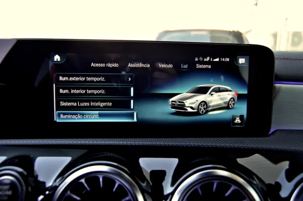 Mercedes-Benz CLA 250 e Shooting Brake AMG Line 30