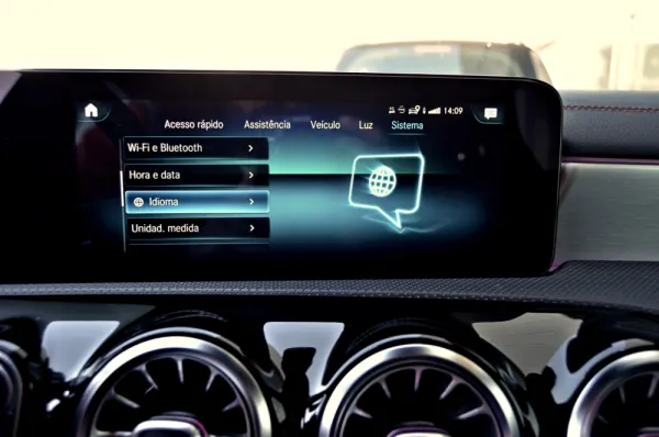 Mercedes-Benz CLA 250 e Shooting Brake AMG Line 41