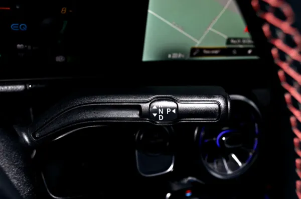 Mercedes-Benz GLA 250 e AMG Line 17