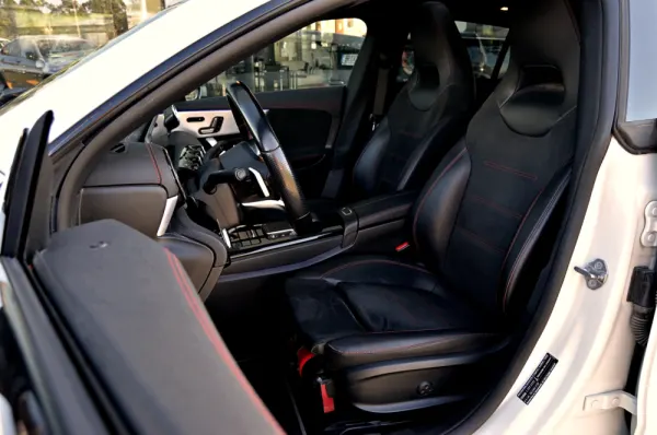 Mercedes-Benz CLA 250 e Shooting Brake AMG Line 8