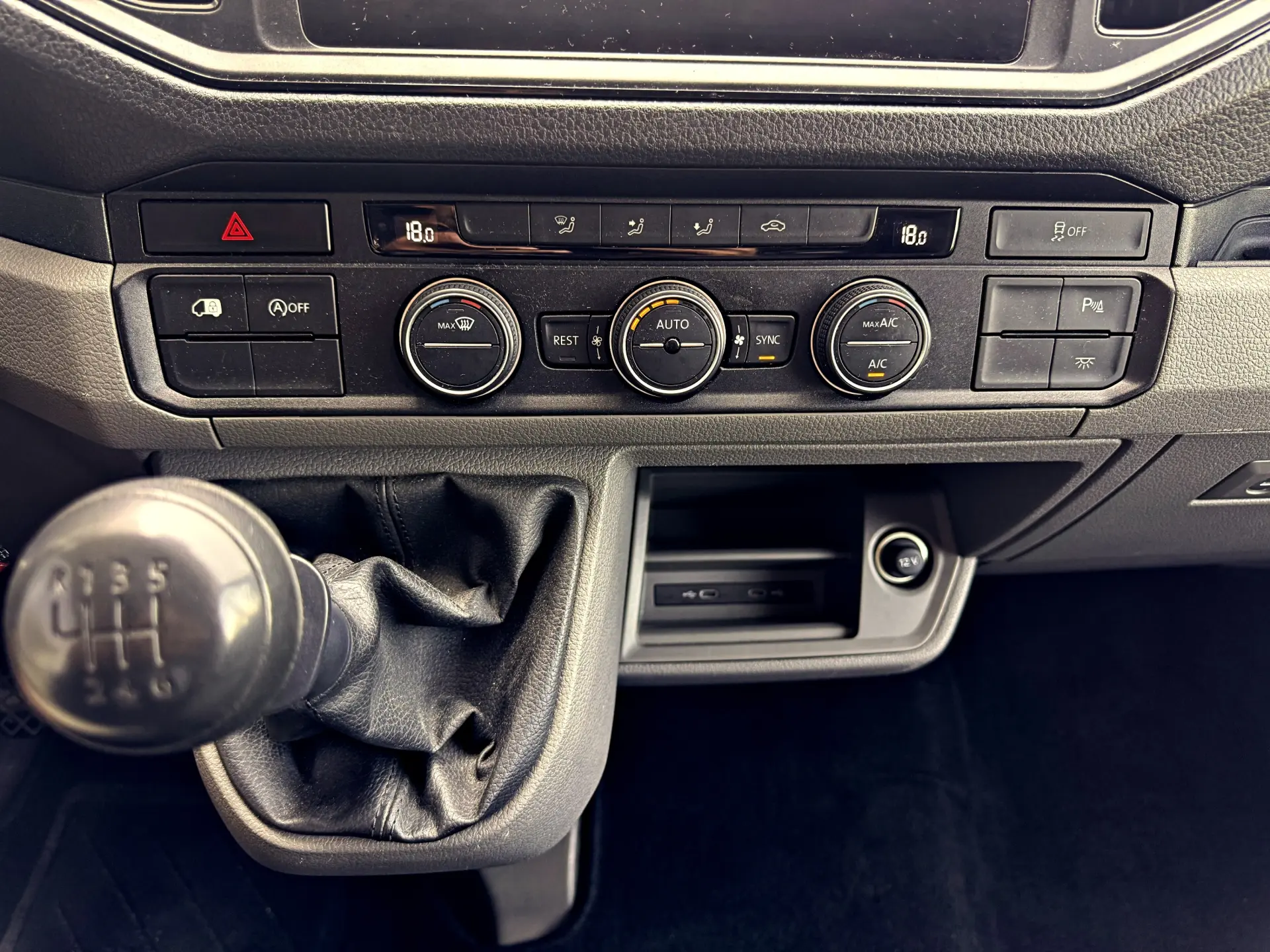 Volkswagen Crafter 35 2.0 TDI L3H2 17