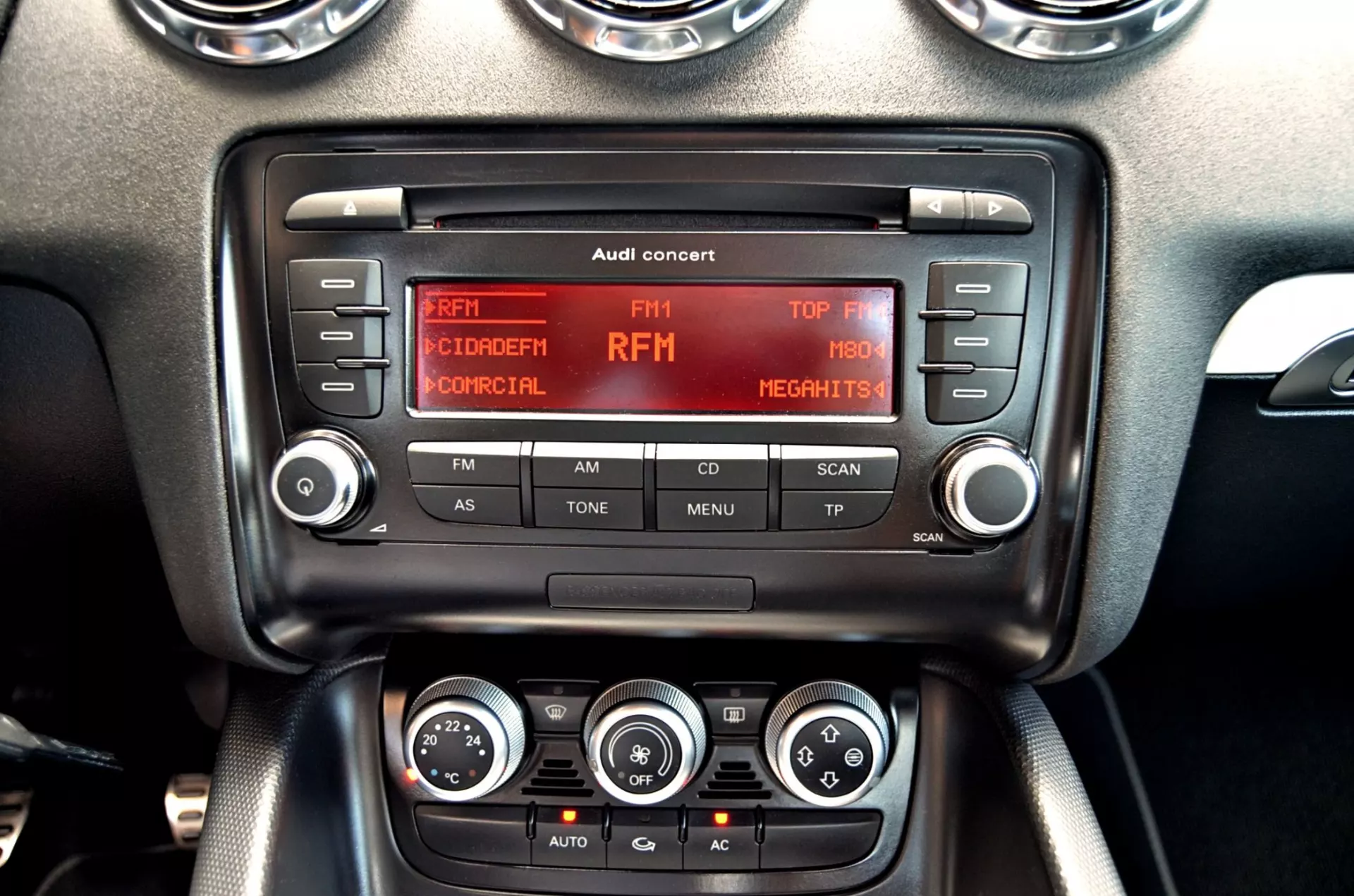 Audi TT Roadster 2.0 TDi quattro S-line 20