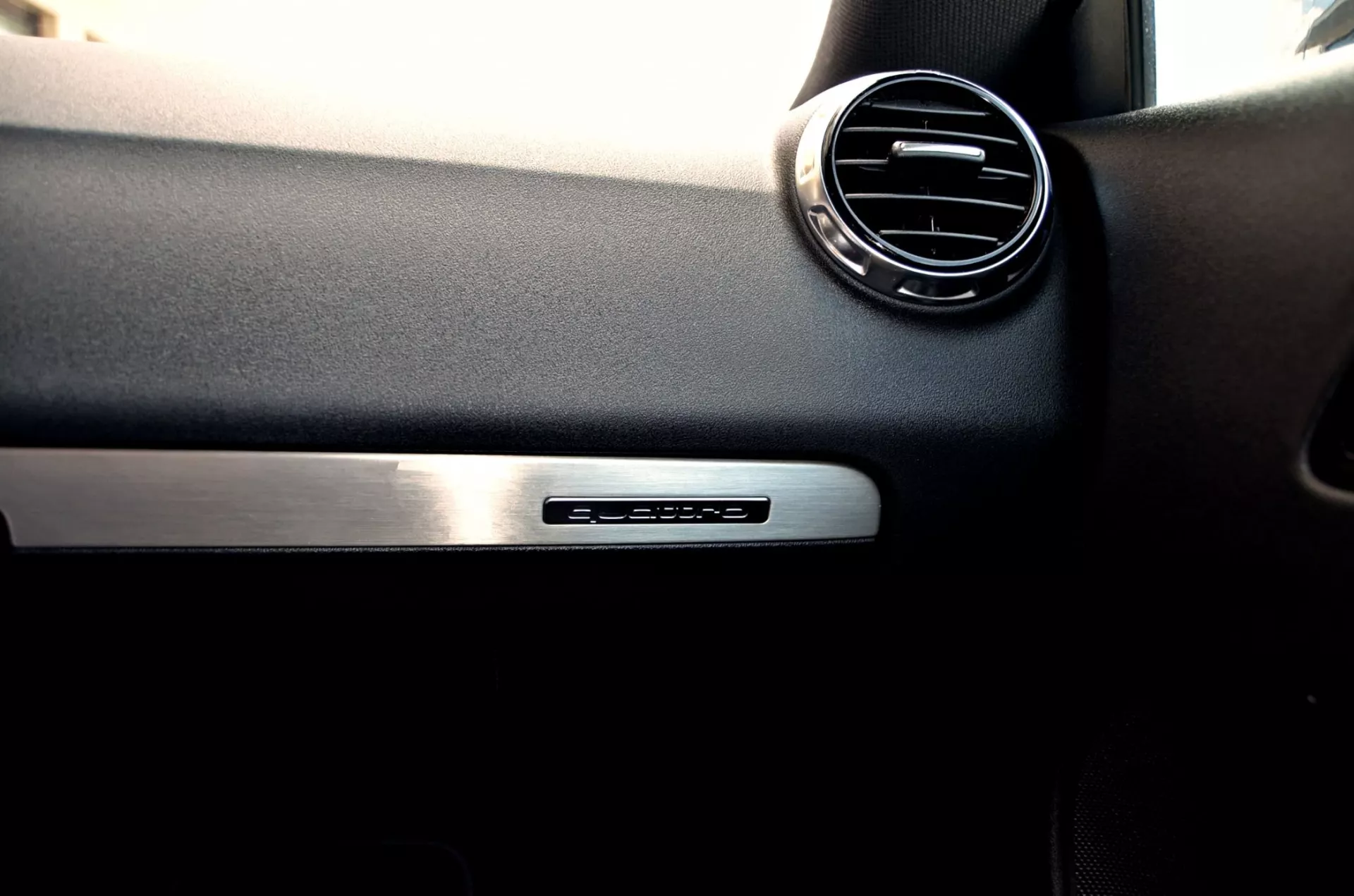 Audi TT Roadster 2.0 TDi quattro S-line 22