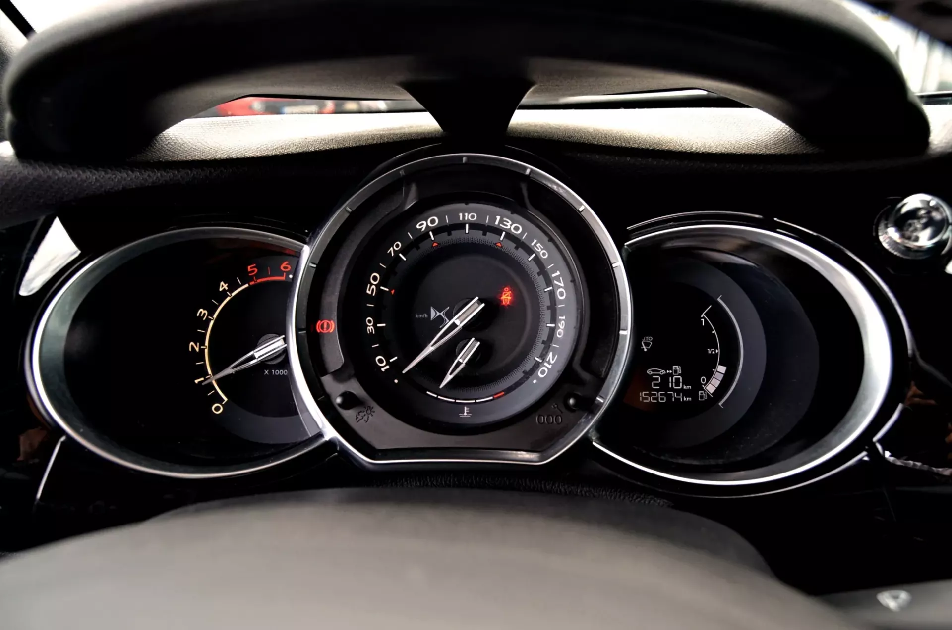 DS DS3 3 1.6 BlueHDi Sport Chic 26