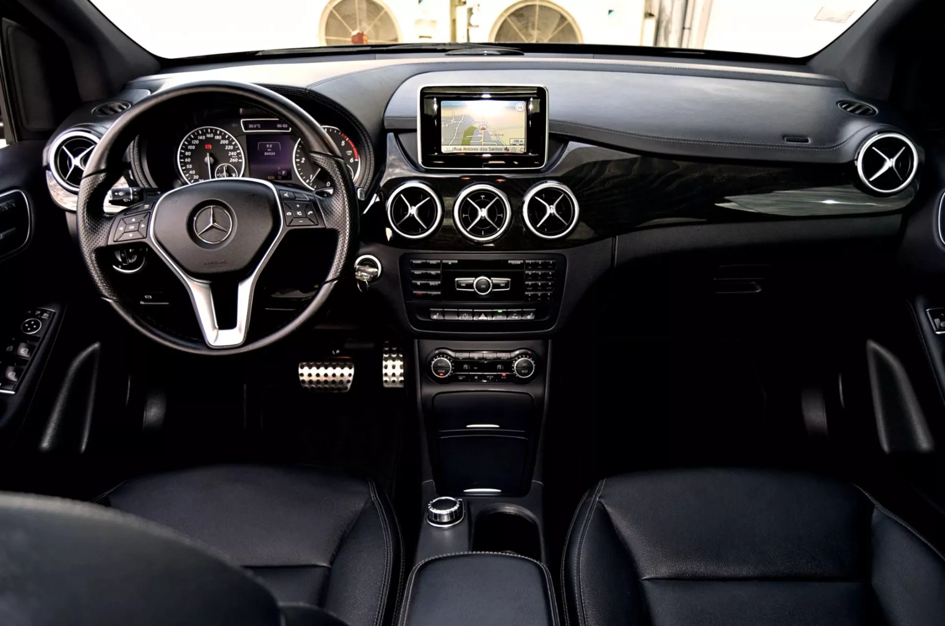 Mercedes-Benz B 220 CDi AMG Line 6