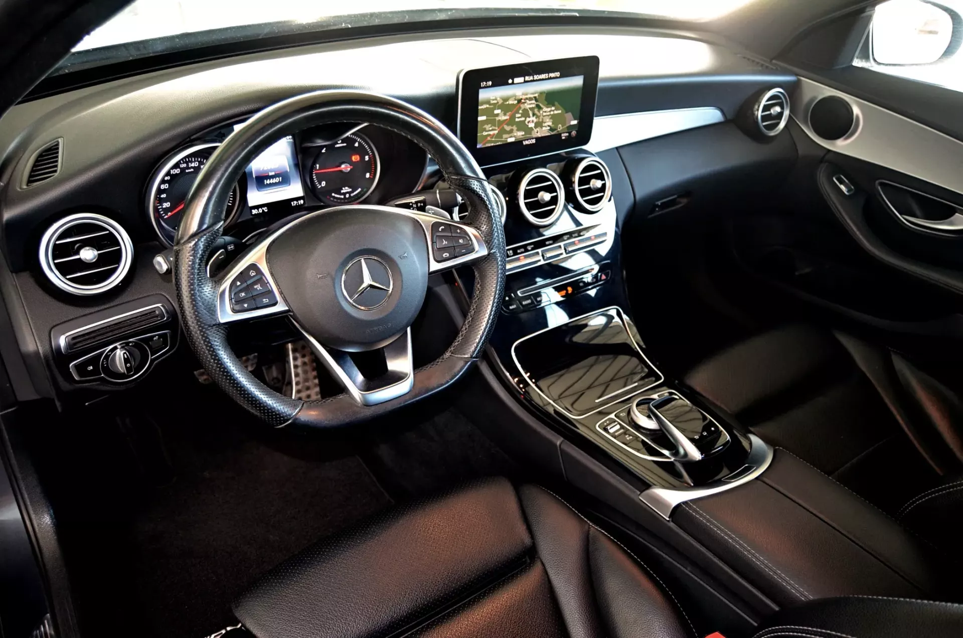 Mercedes-Benz C 300 BlueTEC Hybrid AMG Line 7