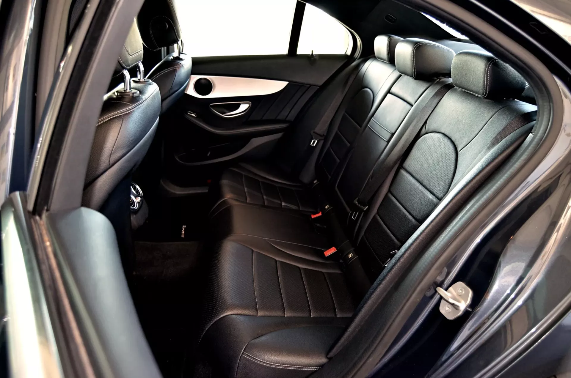 Mercedes-Benz C 300 BlueTEC Hybrid AMG Line 9