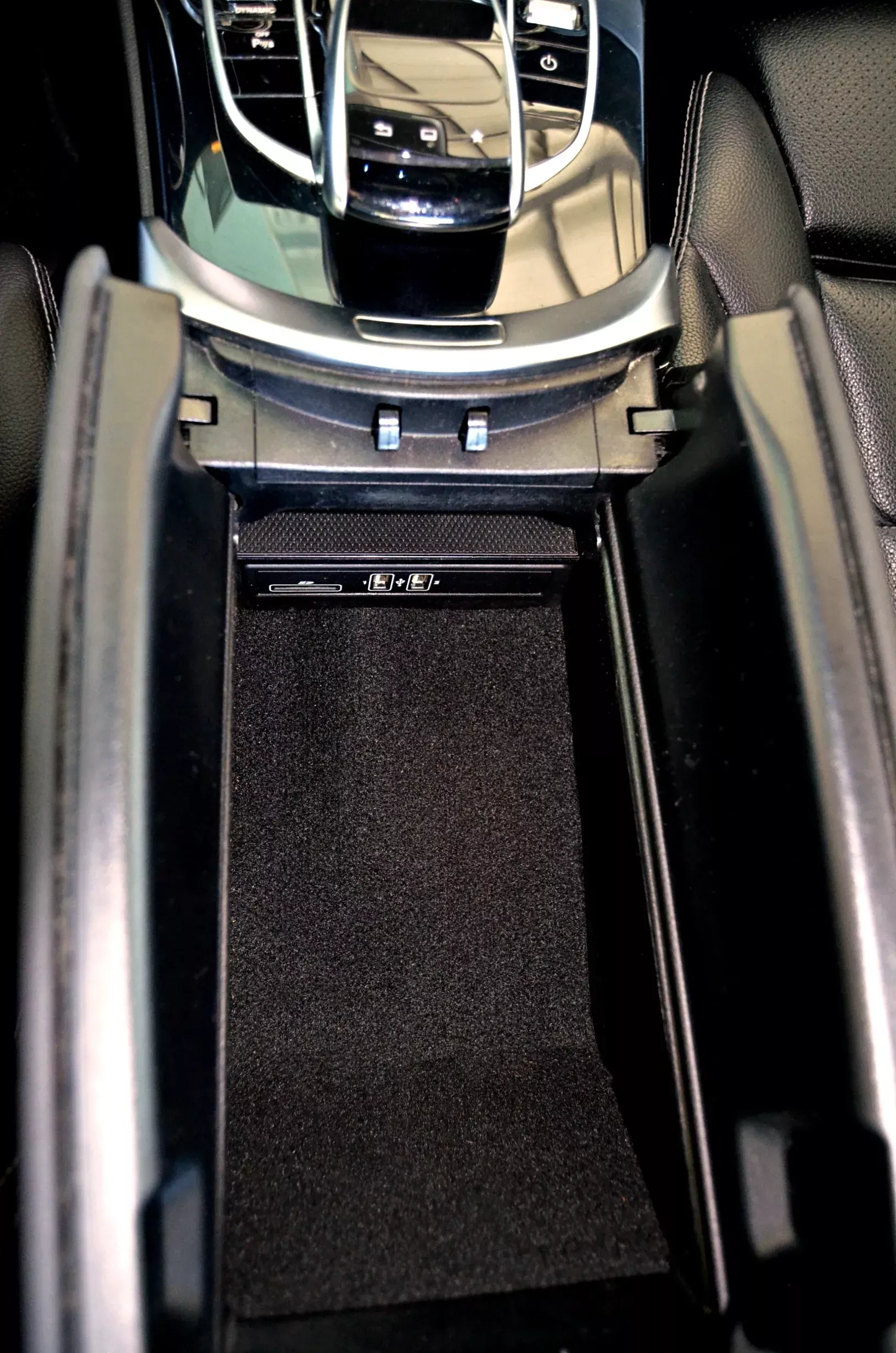 Mercedes-Benz C 300 BlueTEC Hybrid AMG Line 20