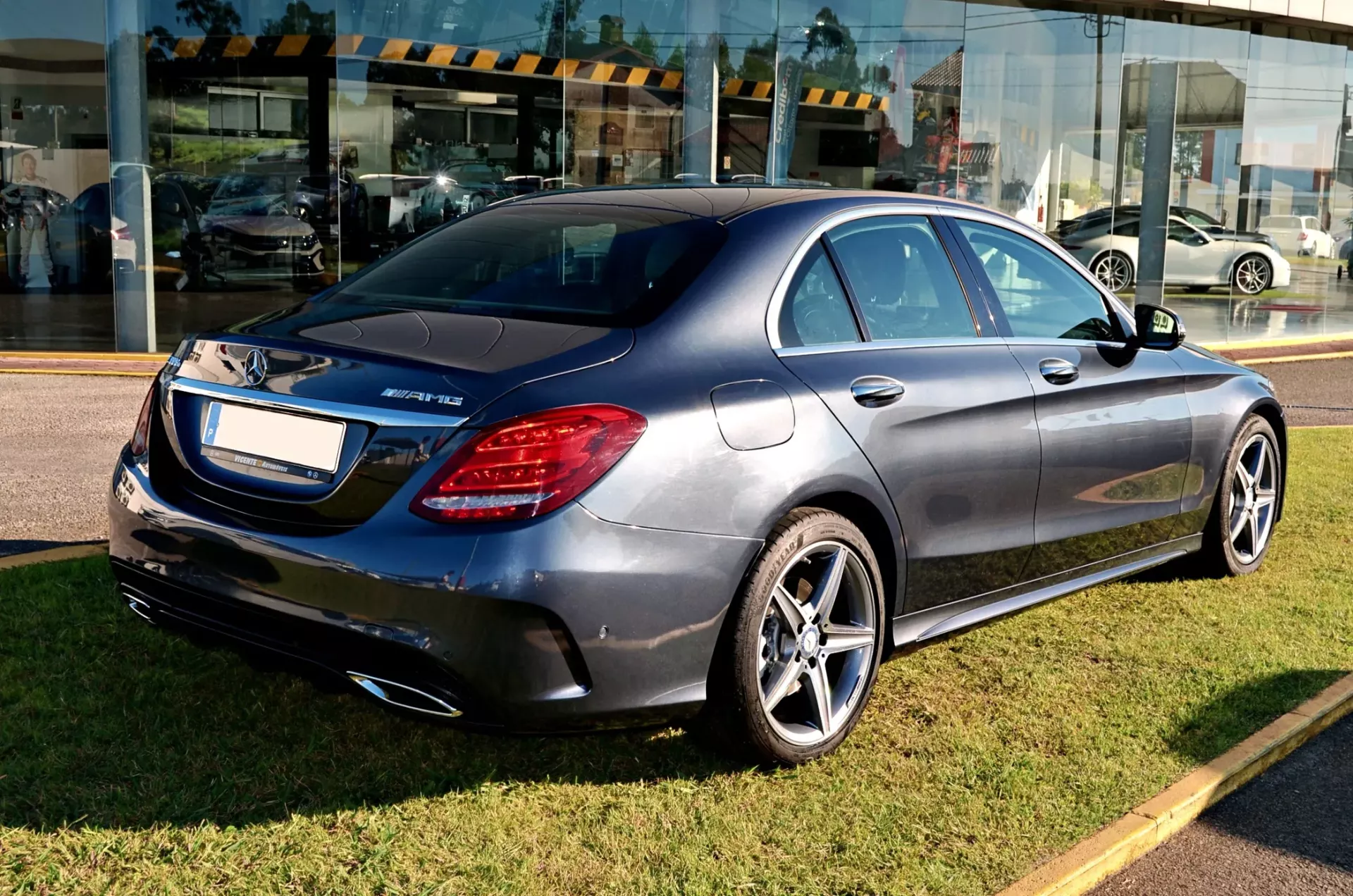 Mercedes-Benz C 300 BlueTEC Hybrid AMG Line 59