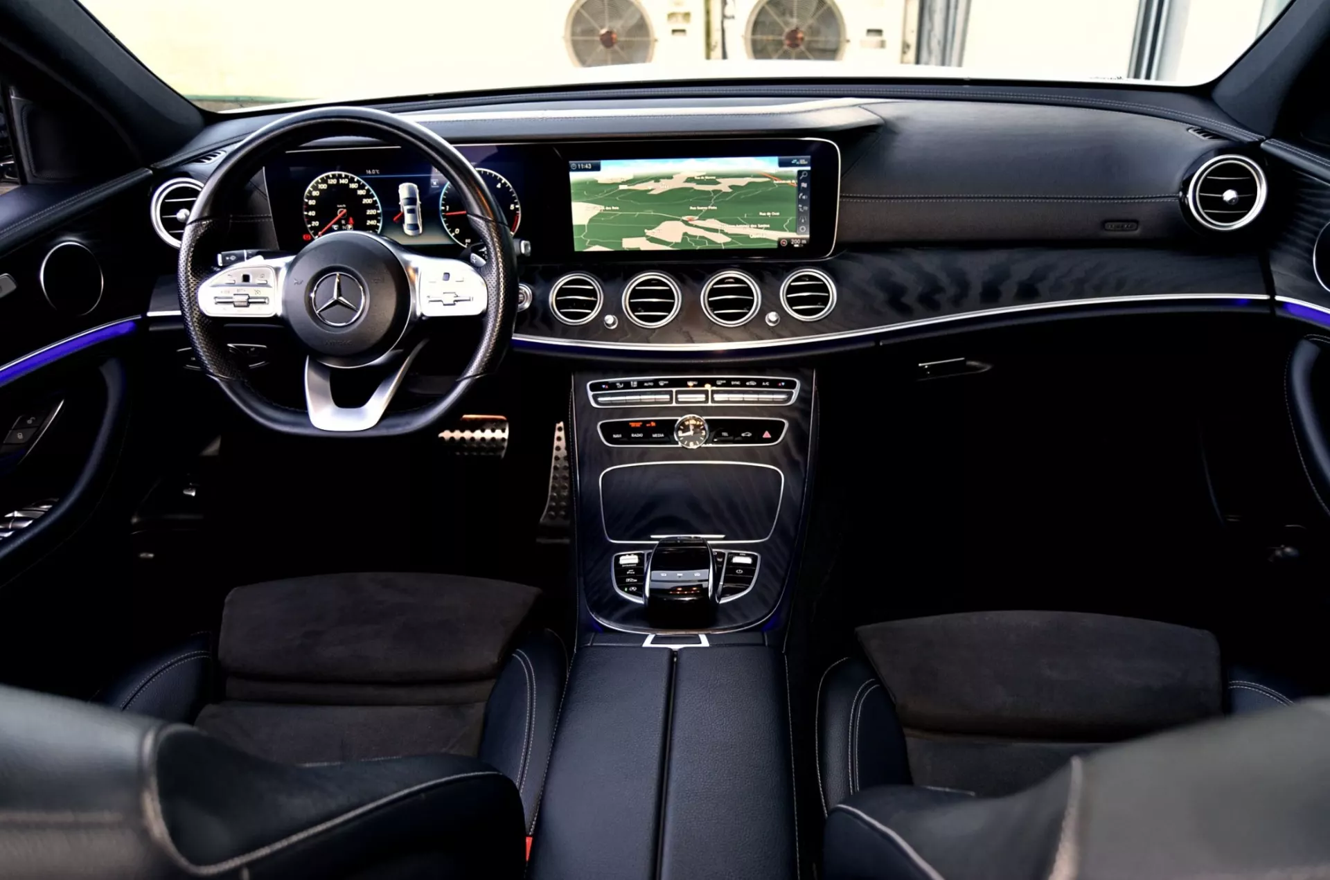 Mercedes-Benz E 220 D AMG Line 6