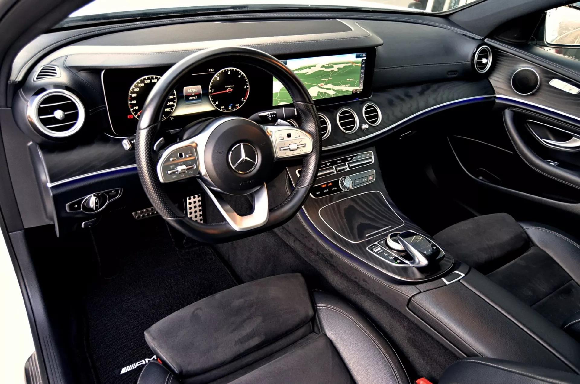 Mercedes-Benz E 220 D AMG Line 8