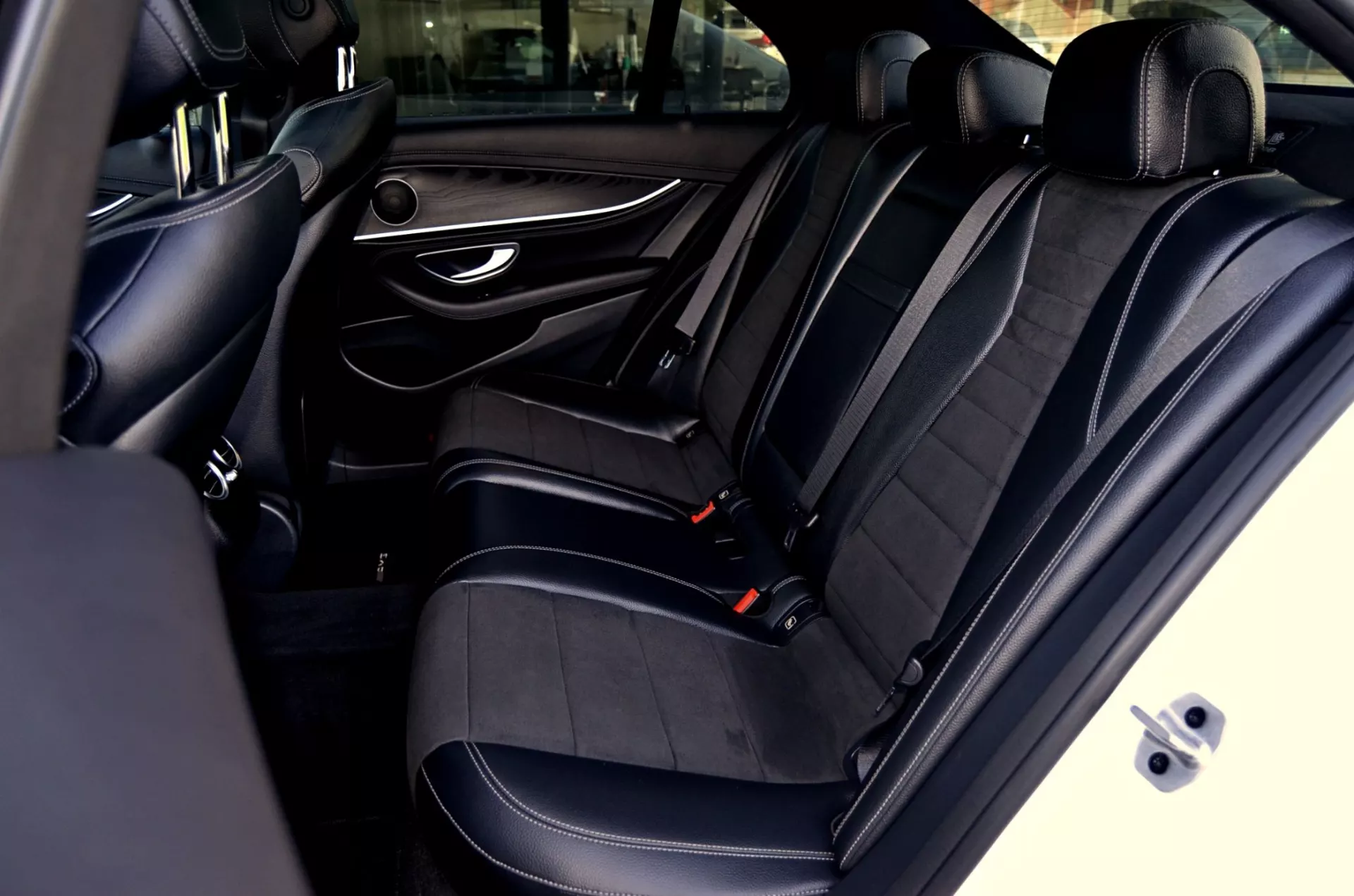 Mercedes-Benz E 220 D AMG Line 11