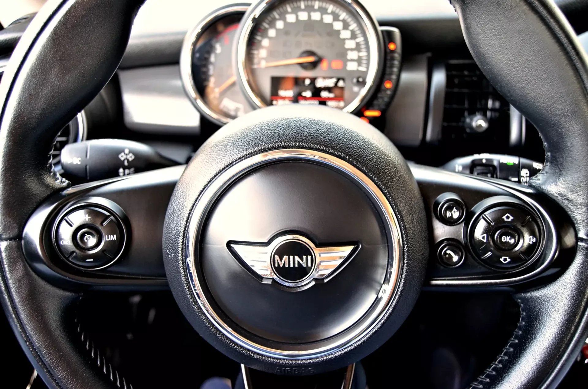 MINI 3 Portas Cooper D Auto 15