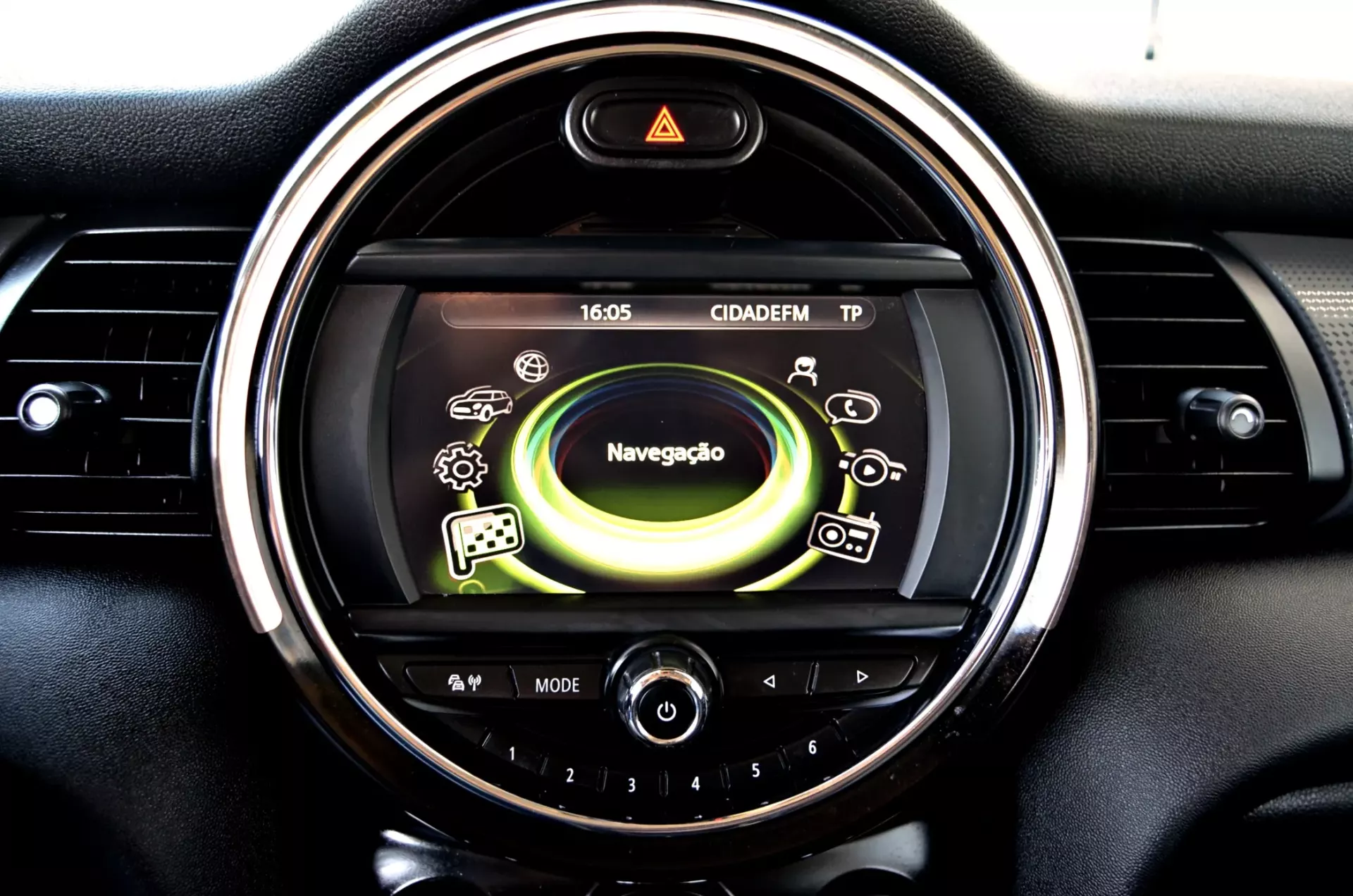 MINI 3 Portas Cooper D Auto 22