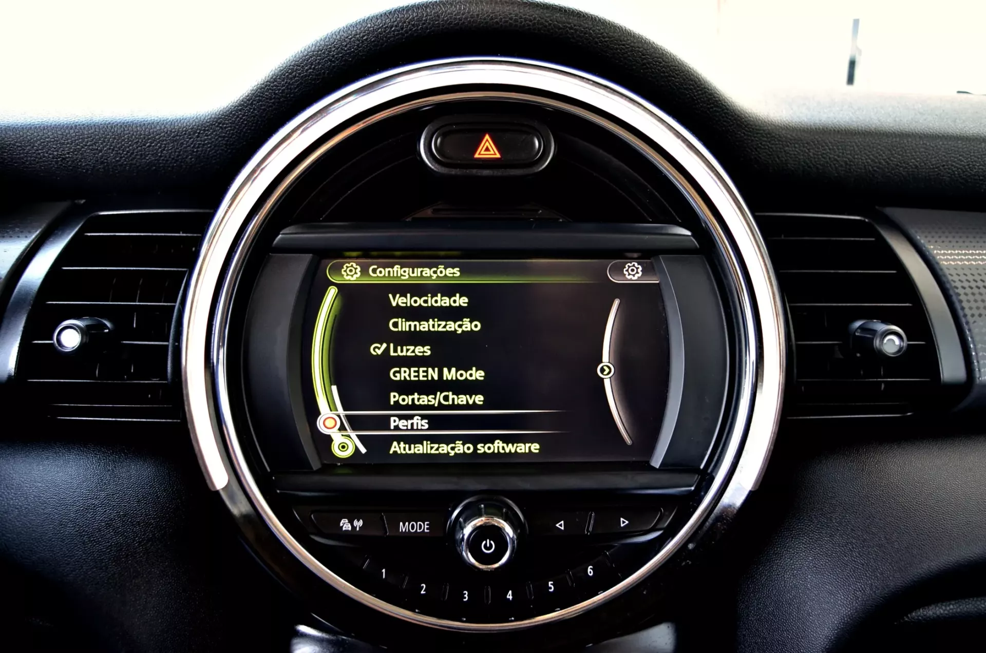 MINI 3 Portas Cooper D Auto 25