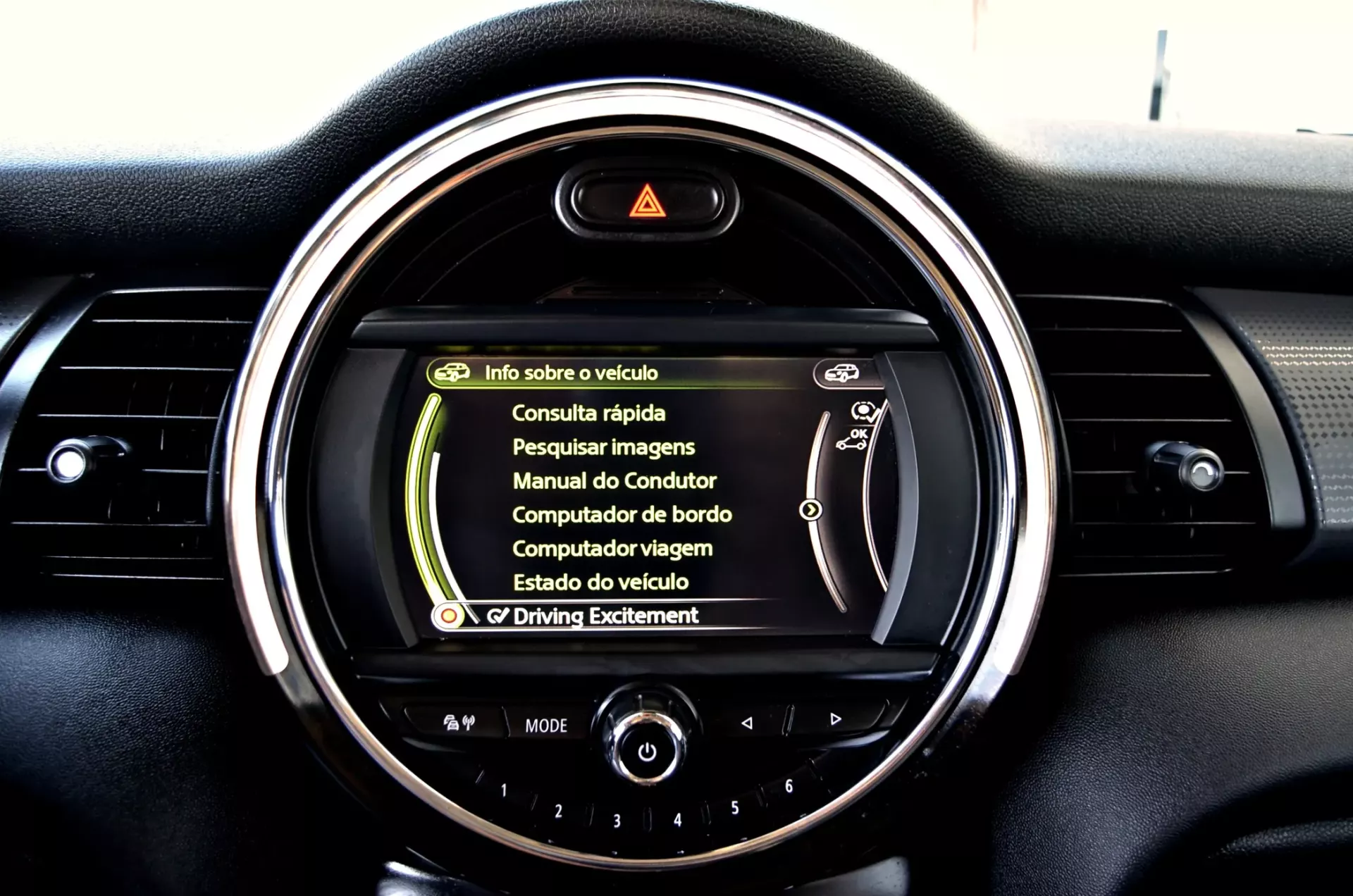 MINI 3 Portas Cooper D Auto 27