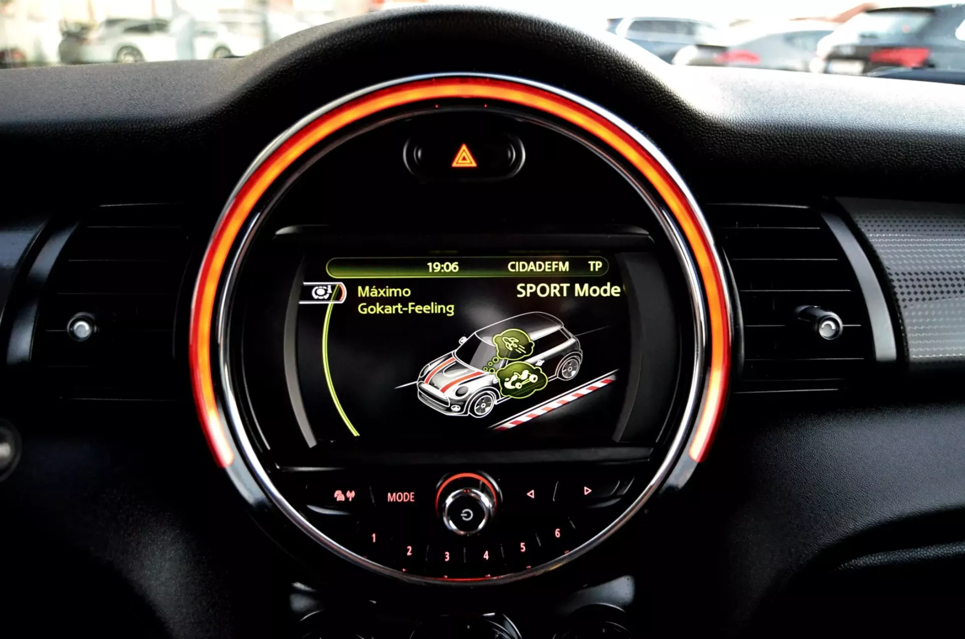 MINI 3 Portas Cooper D Auto 32