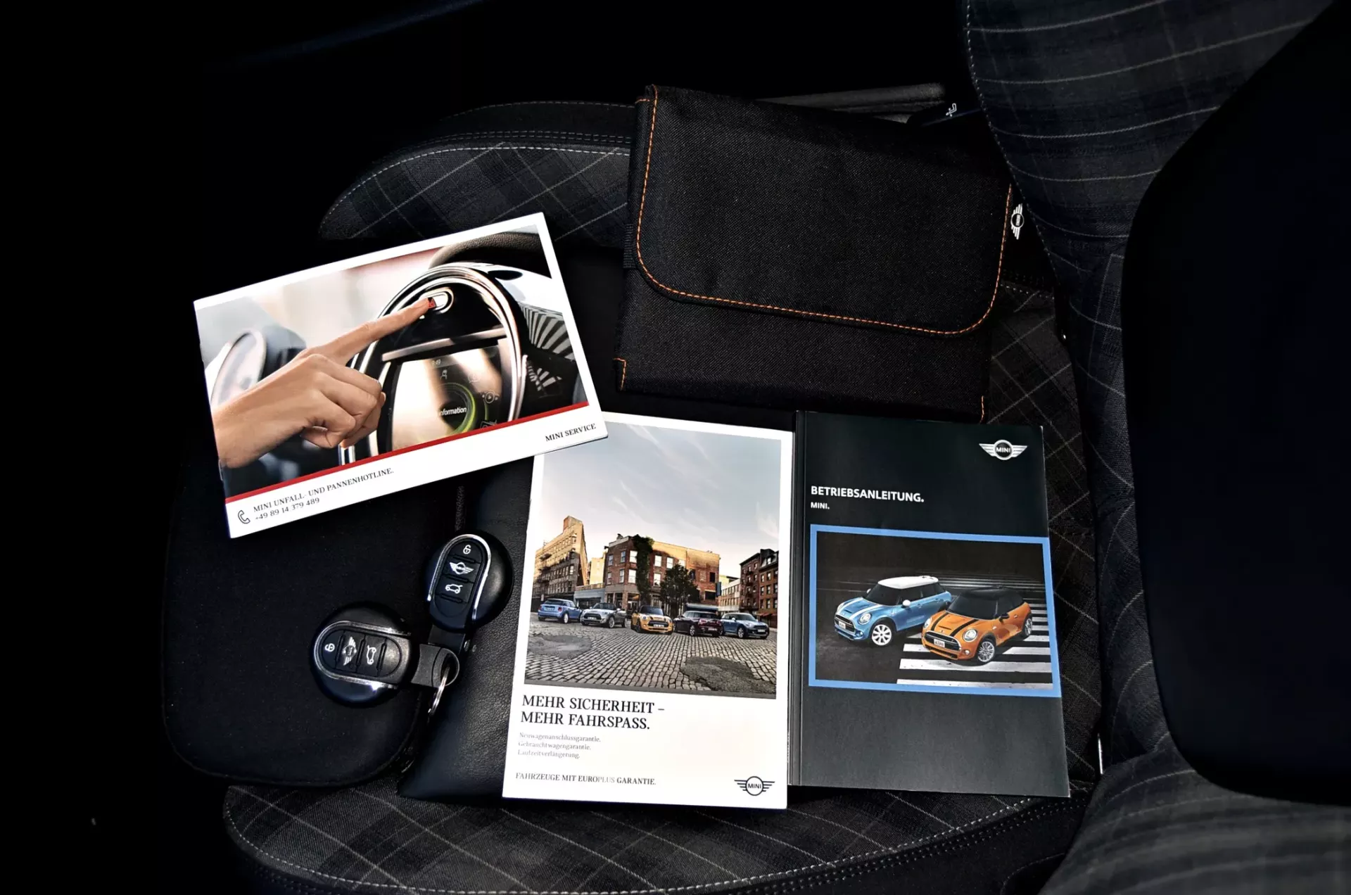 MINI 3 Portas Cooper D Auto 36