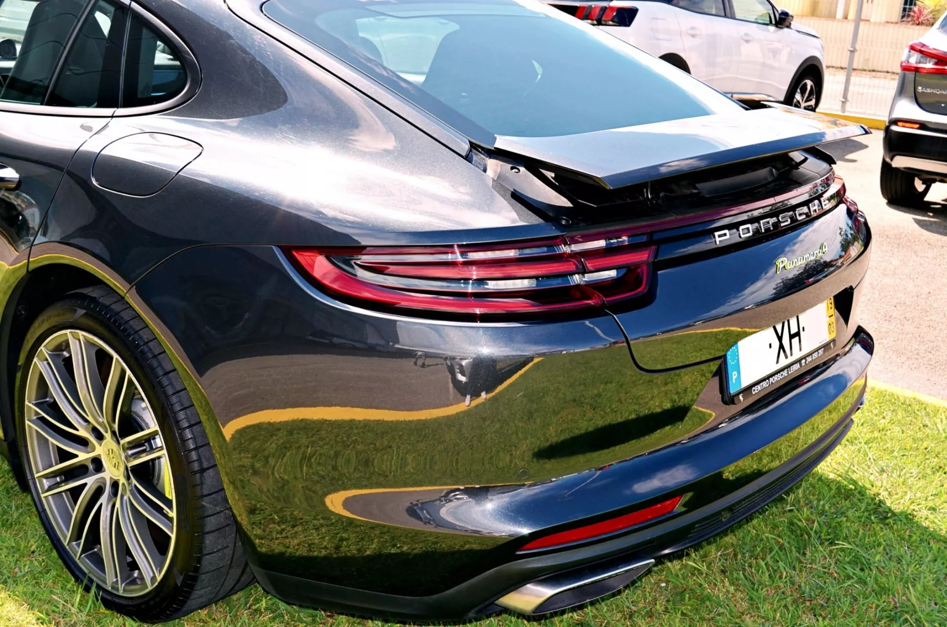 Porsche Panamera 4 E-Hybrid 6