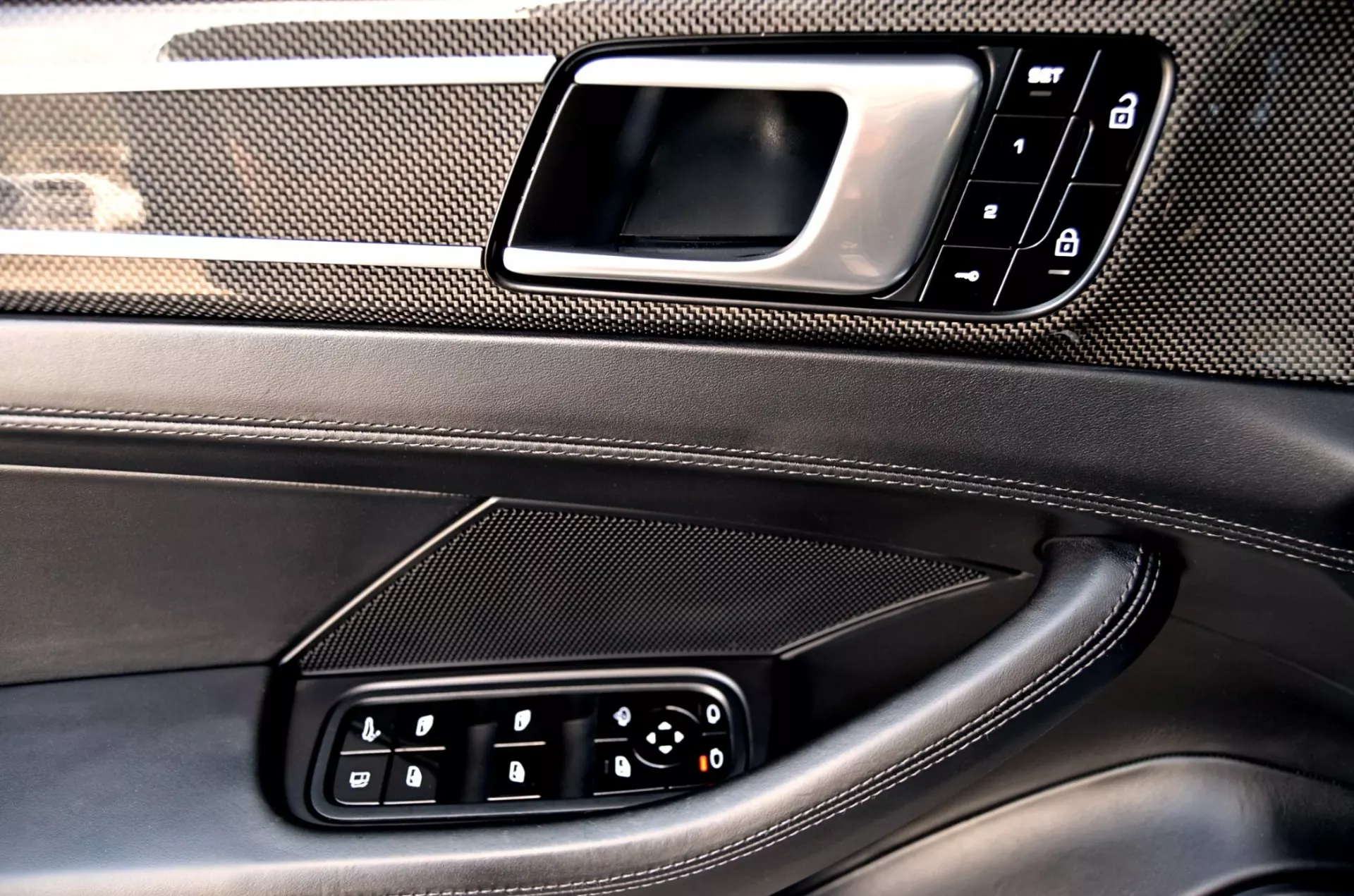 Porsche Panamera 4 E-Hybrid 13