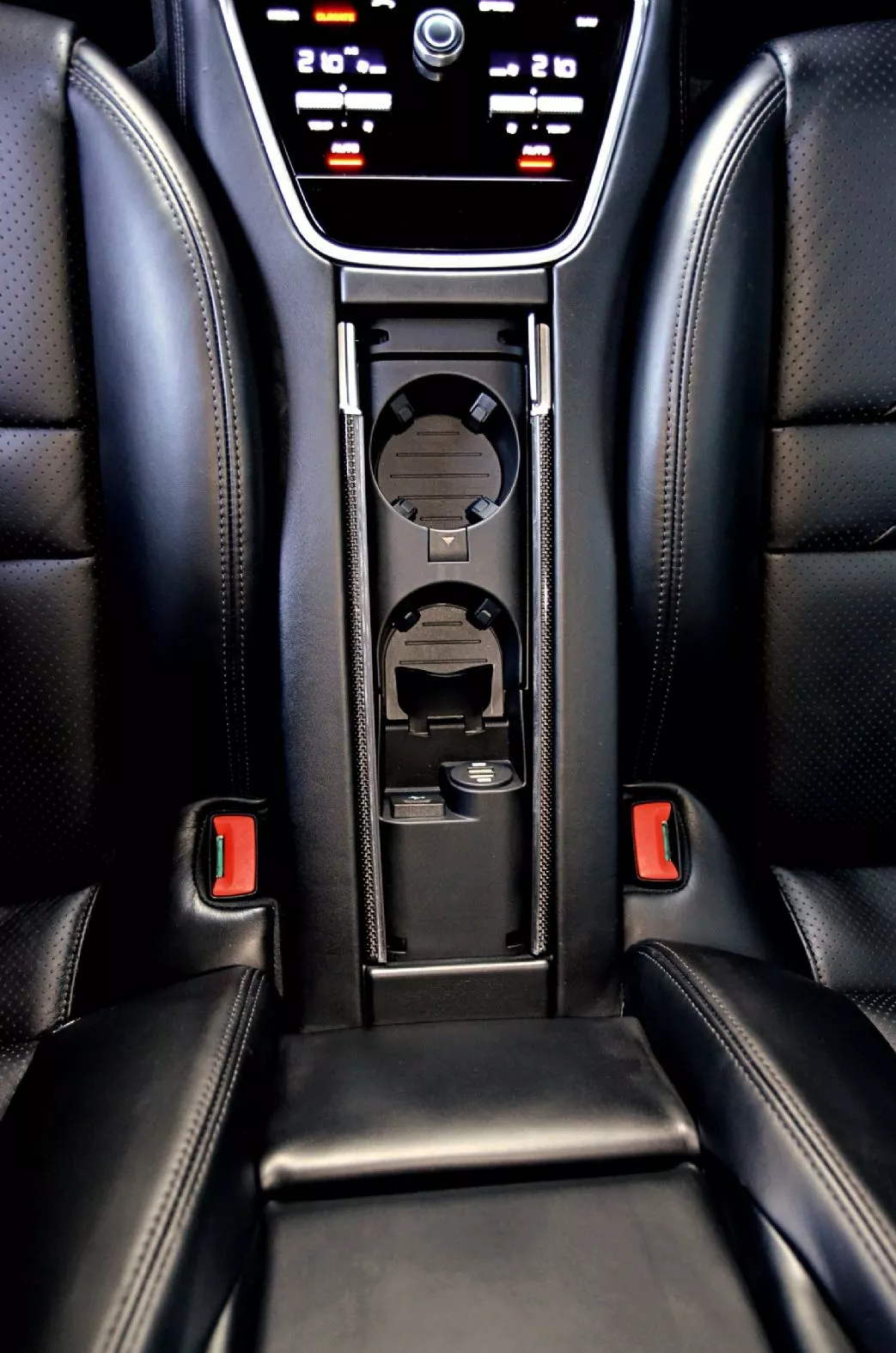 Porsche Panamera 4 E-Hybrid 24