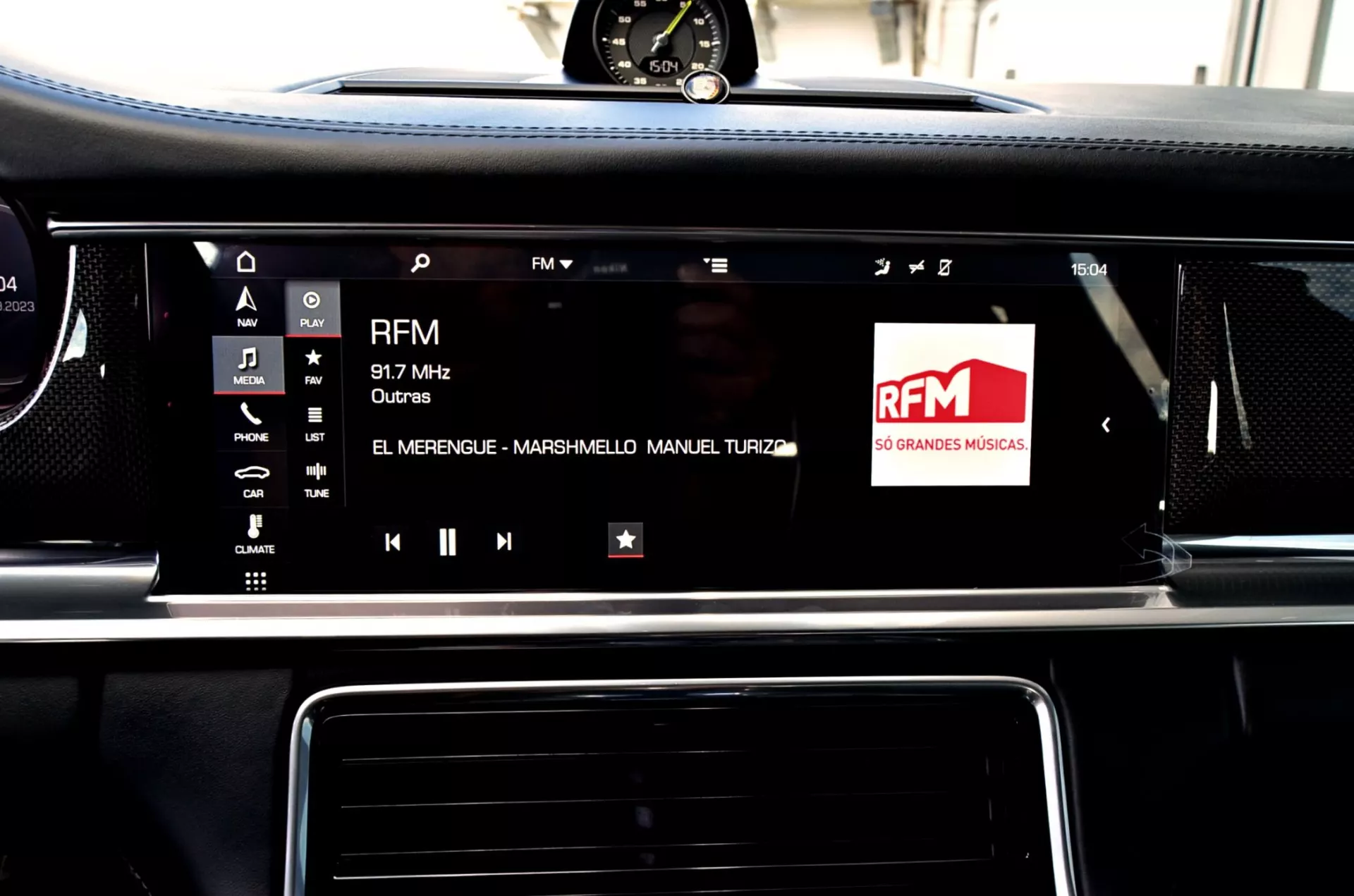 Porsche Panamera 4 E-Hybrid 27