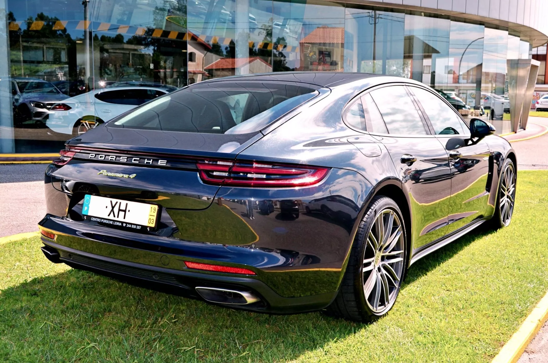 Porsche Panamera 4 E-Hybrid 44